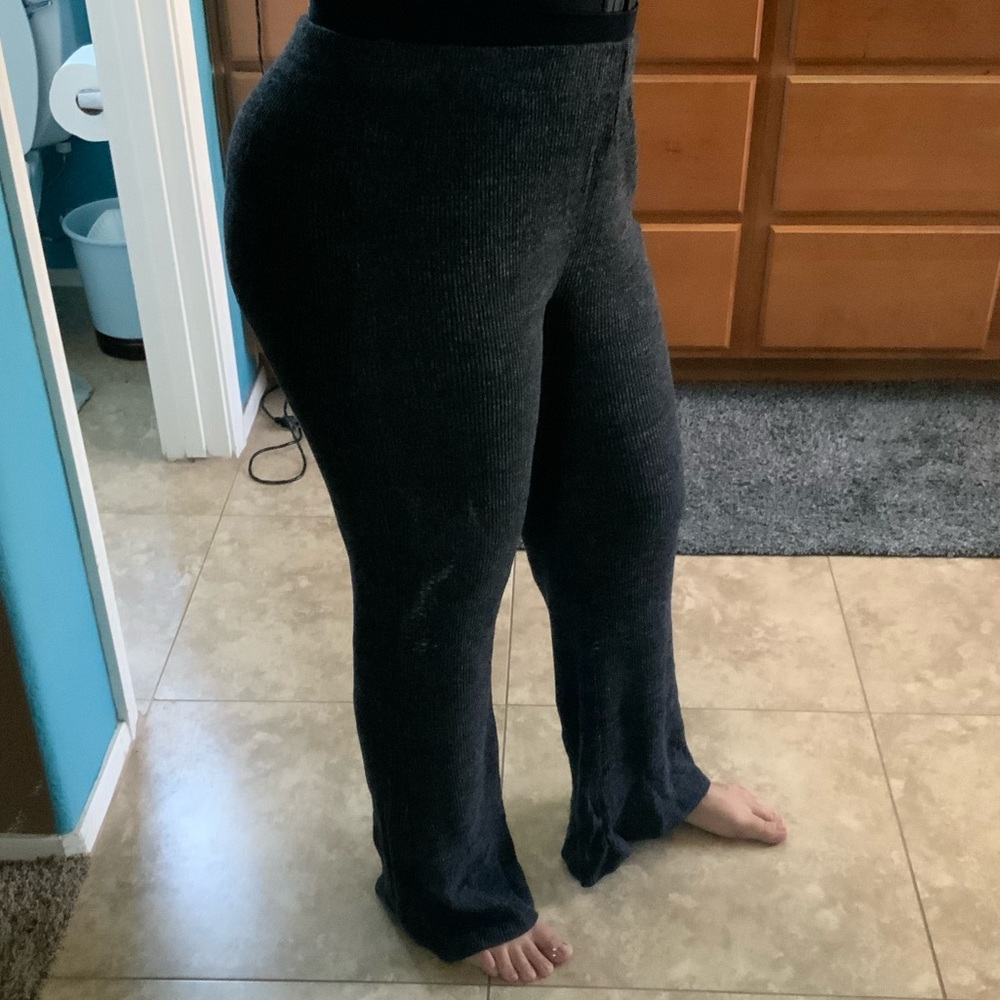 Wide leg lounger